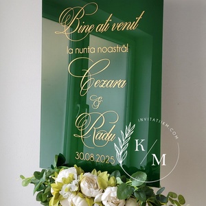 Panou intampinare nunta din plexiglas verde si auriu - accesorii nuntă - materiale decor pentru nuntă - tablouri și indicatoare nuntă - Artynos.ro