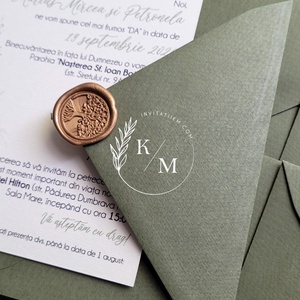 Invitatii de nunta greenery si plic verde olive cu sigiliu - accesorii nuntă - invitații și felicitări de nuntă - invitații nuntă - Artynos.ro