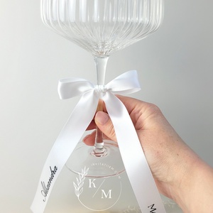 Set 4 fundite personalizate din satin pentru pahare/umerase/meniuri nunta - accesorii nuntă - materiale decor pentru nuntă - decorațiuni nuntă - Artynos.ro