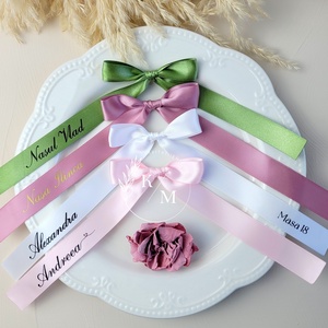 Set 4 fundite personalizate din satin pentru pahare/umerase/meniuri nunta - accesorii nuntă - materiale decor pentru nuntă - decorațiuni nuntă - Artynos.ro
