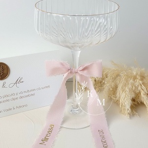 Set 4 fundite personalizate din matase pentru pahare/umerase/meniuri nunta - accesorii nuntă - materiale decor pentru nuntă - decorațiuni nuntă - Artynos.ro