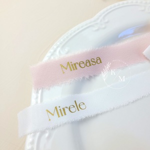 Set 4 fundite personalizate din matase pentru pahare/umerase/meniuri nunta - accesorii nuntă - materiale decor pentru nuntă - decorațiuni nuntă - Artynos.ro