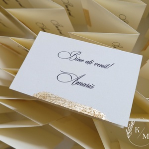 Set 50 Carduri asezare/place card-uri nunta cu detalii aurii si nume invitat - accesorii nuntă - invitații și felicitări de nuntă - invitații nuntă - Artynos.ro