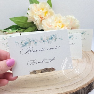 Set 50 Carduri asezare/place card-uri nunta cu eucalipt, detalii aurii si nume invitat - accesorii nuntă - invitații și felicitări de nuntă - invitații nuntă - Artynos.ro