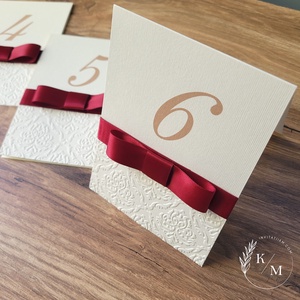 Set 10 Numere de masa nunta embosate si fundite burgundy - accesorii nuntă - invitații și felicitări de nuntă - meniu nunți și cărți meniu - Artynos.ro