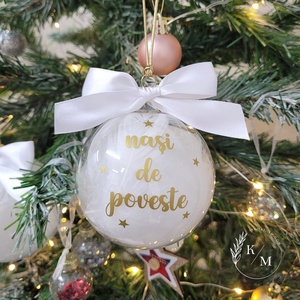 Glob de Crăciun personalizat Nasi de poveste, umplut cu puf alb - crăciun - decorațiuni de crăciun de casă - globuri de crăciun - Artynos.ro