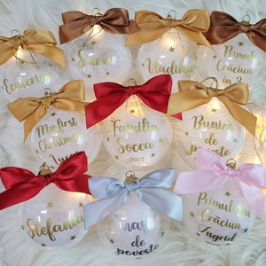 Set 4 Globuri de Crăciun personalizate pentru familie, umplute cu puf alb - crăciun - decorațiuni de crăciun de casă - globuri de crăciun - Artynos.ro