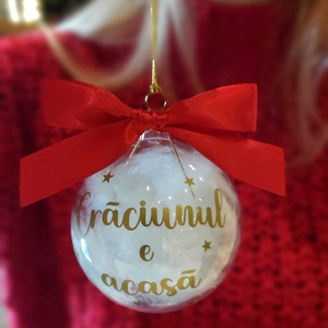 Globuri de Craciun Craciunul e acasa, umplute cu puf alb - Artynos.ro