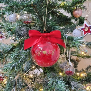 Glob de Crăciun personalizat cu nume, umplut cu puf roșu - crăciun - decorațiuni de crăciun de casă - globuri de crăciun - Artynos.ro