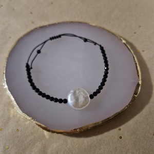 Brățară eleganta, Accessorii si unelte, Margea, componente de bijuterii, Margea din sticla, Confectionarea bijuteriilor, Brățară neagră, reglabilă, din mărgele de sticlă și perla în mijloc. , ARTYNOS