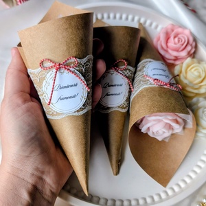 Martisor trandafir , Casa & Stil de viata, Lumanari, parfumuri, arome, Ceara parfumata, , Trandafiri din ceara naturala de soia, parfumati. Se personalizeaza culoarea, parfumul. Pentru come..., ARTYNOS