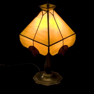 Lampa Tiffany bej-flori -  - Artynos.ro
