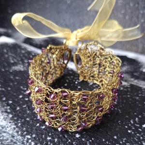 Bratara unicat crosetata din sarma de bronz si cristale Swarovski biconice violet - bijuterii - brățări - brățări late groase - Artynos.ro
