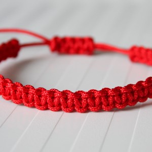 Brățară de protecție - Brățară macramé împletită roșie -  - Artynos.ro