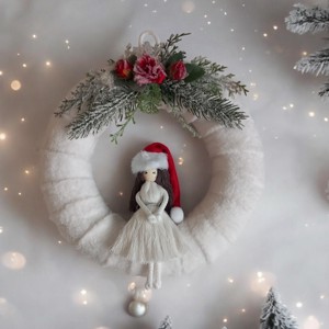 Ciocănitoare de iarnă curată cu pălărie de Moș Crăciun și păpușă macramé - crăciun - decorațiuni de crăciun de casă - decorațiuni pentru ușă de crăciun - Artynos.ro Ciocănitoare de iarnă curată cu pălărie de Moș Crăciun și păpușă macramé - crăciun - decorațiuni de crăciun de casă - decorațiuni pentru ușă de crăciun - Artynos.ro