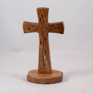 Cruce de lemn pe piedestal cu model, cruce de masa, , , ARTYNOS
