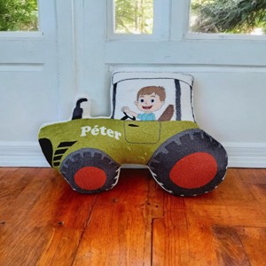 Pat de dormit pentru tractor - disponibil și cu nume (pat turnat, pat pentru vehicul, pat personalizat) -  - Artynos.ro