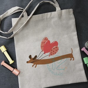Geanta de panza cu dachshund pentru Ziua Indragostitilor � Dachshund lung cu baloane - Artynos.ro