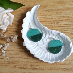 Cercei handmade din rasina in tonuri de verde - bijuterii - cercei - cercei agățați - Artynos.ro