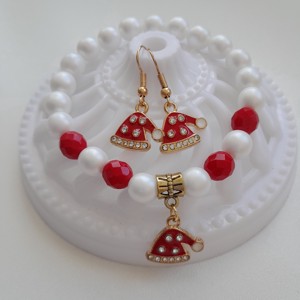 Palarie de Mos Craciun cu bijuterii - bratara, cercei - Artynos.ro