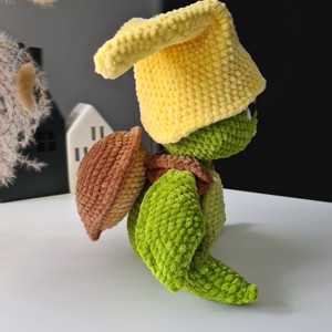 Țestoasă croșetată cu hăinuțe - jucării și echipamente pentru copii - plușuri - figurine de pluș - Artynos.ro