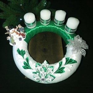 Coroana de Advent cu decoratiuni verzi - Artynos.ro