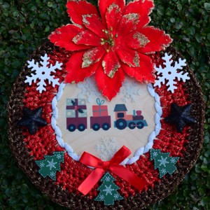 Craciun crosetat decorare usa, , , Decoratiune de Craciun crosetata pentru usa pe baza de lemn crosetata cu model de tren de Craciun
P..., ARTYNOS