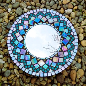 Oglinda de perete circulara cu mozaicuri de eozina - Artynos.ro