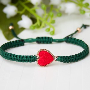 Bratara macramé impletita - Inima rosie pe fir verde, , , ARTYNOS