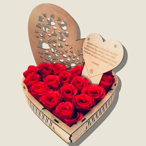 Felicitare aniversară personalizată cutie de flori în formă de inimă -  - Artynos.ro Felicitare aniversară personalizată cutie de flori în formă de inimă -  - Artynos.ro
