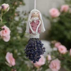 Păpușă Makramé în fustă lavanda -  - Artynos.ro