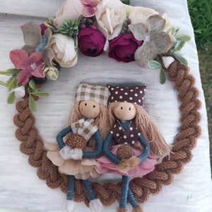 Usa decorare fete cu flori, , , Doua fete fermecatoare in saluri pe cercuri macramé, decorate cu flori veritabile. Ideale ca decora..., ARTYNOS