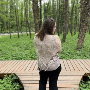 Șal triunghiular din bumbac, tricotat manual, cu paiete � șal de mireasă de culoare șampanie / eșarfă de vară -  - Artynos.ro