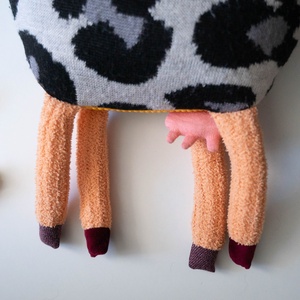 Văcuța Crenguța - jucării și echipamente pentru copii - plușuri - personaje de basm din pluș - Artynos.ro