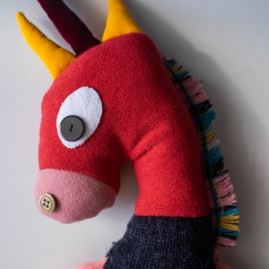 Unicornul Delgado - jucării și echipamente pentru copii - plușuri - personaje de basm din pluș - Artynos.ro