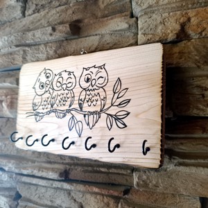 Breloc de perete cu bufniță lucrat manual -  - Artynos.ro