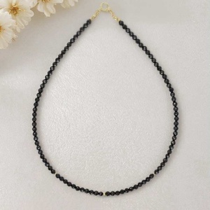 Colier minimalist turmalina neagra - piatra protectie si aur filat  - bijuterii - coliere - coliere cu mărgele - Artynos.ro