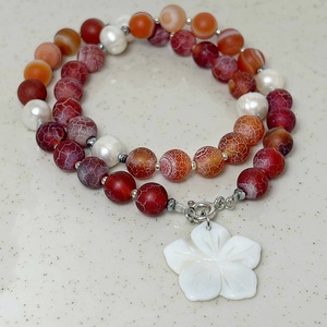 Colier agate frosted, perle naturale si pandantiv detasabil floare sidef. - bijuterii - coliere - coliere din mărgele - Artynos.ro