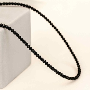 Colier la baza gatului din spinel Piatra Regilor - bijuterii - coliere - coliere din mărgele - Artynos.ro Colier la baza gatului din spinel Piatra Regilor - bijuterii - coliere - coliere din mărgele - Artynos.ro