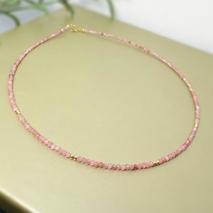 Colier din turmalina roz si aur filat de 14K - Artynos.ro