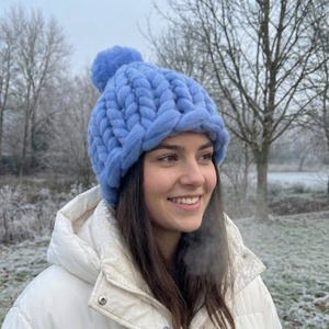 Caciula tricotata din fir gros de lana merinos - Artynos.ro