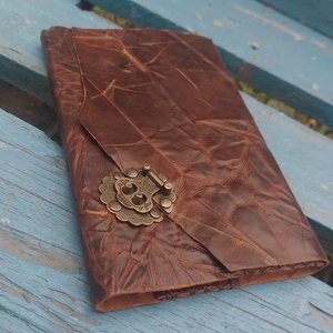 Agenda/Jurnal cu coperta din piele - Artynos.ro