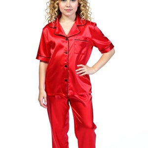 Pijamaua este dedicata fetitelor cu varstele cuprinse intre 8-10 ani si 10-12 ani., Imbracaminte si moda, Haine bebelusi si copii, Lenjerie pentru copii, Tesatura, ARTYNOS