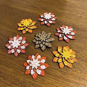 Broșă Floare - bijuterii - broșă, insigne - insigne - Artynos.ro