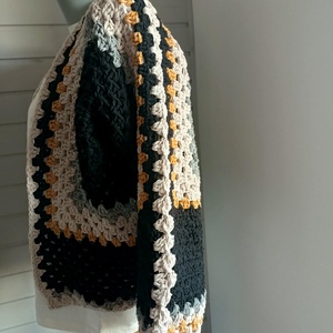 Cardigan croșetat manual Granny Square � design modern, unicat, M�L - îmbrăcăminte și modă - haine damă - hanorace, cardigane - Artynos.ro