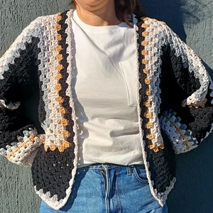 Cardigan croșetat manual Granny Square � design modern, unicat, M�L - îmbrăcăminte și modă - haine damă - hanorace, cardigane - Artynos.ro