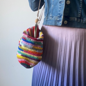 Geanta crosetata multicolora cu inchidere kiss lock - genți și portofele - genți de mână și umăr - geantă casual - Artynos.ro