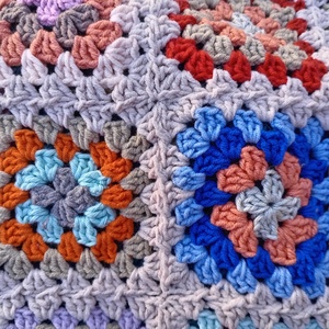 Geanta tote crosetata manual Granny Square multicolora - genți și portofele - geantă pentru cumpărături - totebaguri - Artynos.ro