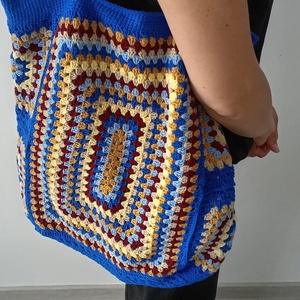 Geantă tote croșetată manual, albastru intens, cu model geometric - genți și portofele - geantă pentru cumpărături - totebaguri - Artynos.ro