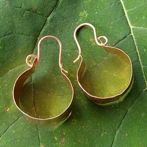 Cercei mini extra în cupru - bijuterii - cercei hoops - Artynos.ro